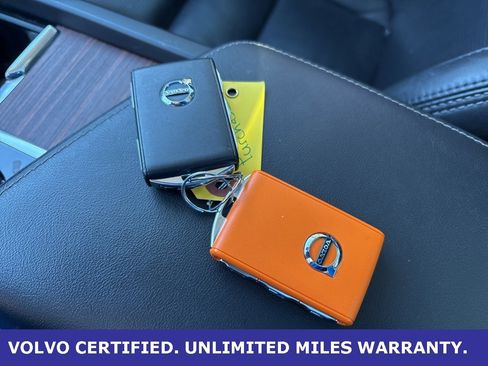 Certified 2023 Volvo XC60 B6 Ultimate w/ Protection Package Premier image 28