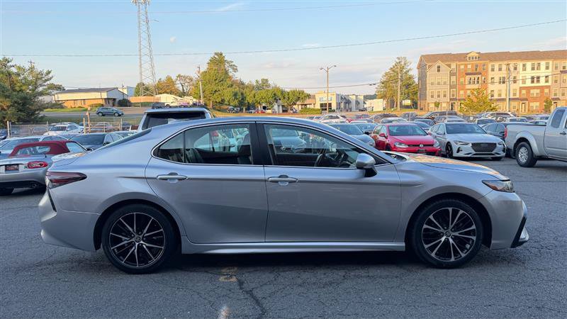 Used 2021 Toyota Camry SE FWD image 4