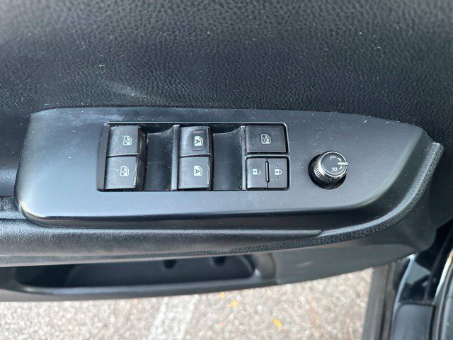 Used 2017 Toyota Highlander SE FWD image 9