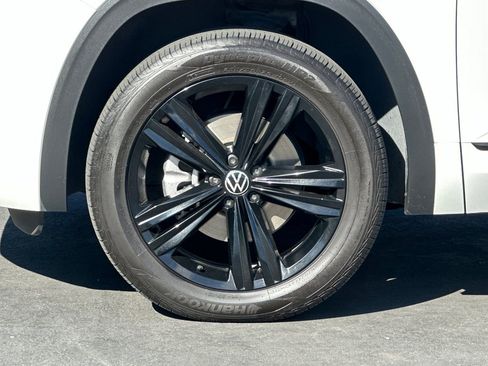 Used 2022 Volkswagen Atlas SEL R-Line image 26