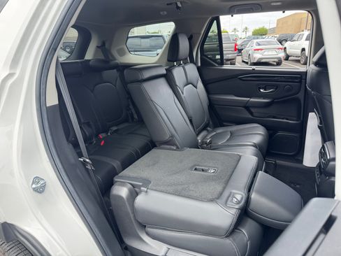 Used 2024 Honda Pilot Touring image 17