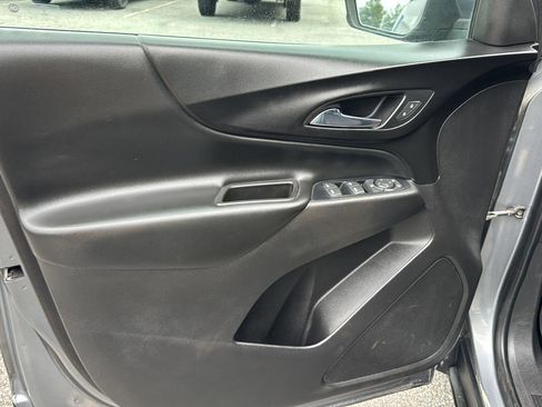 Used 2019 Chevrolet Equinox LT image 14