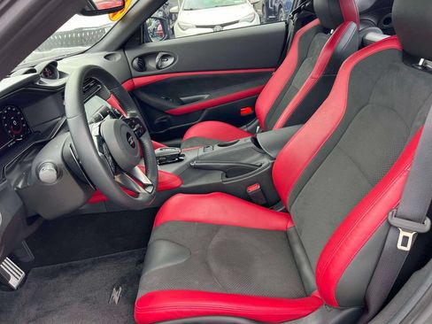 Used 2024 Nissan Z Performance w/ Floor Mat Package RWD image 9