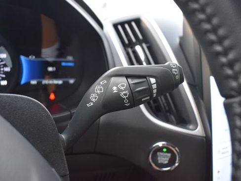 Used 2024 Ford Edge SEL image 30