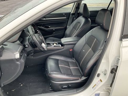 Certified 2024 Nissan Altima 2.5 SR image 11