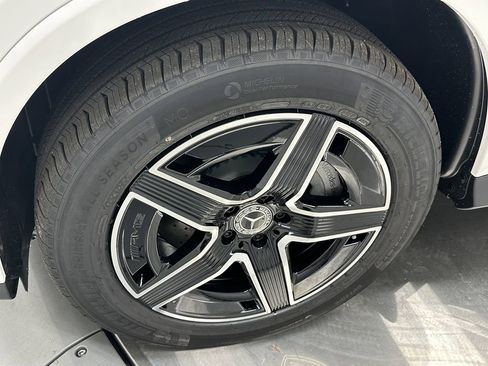 New 2026 Mercedes-Benz GLC 300 image 13