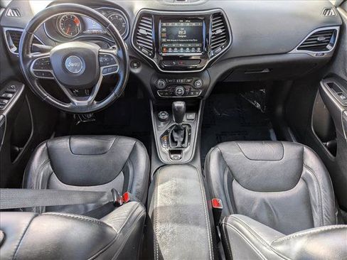 Used 2020 Jeep Cherokee Limited image 19