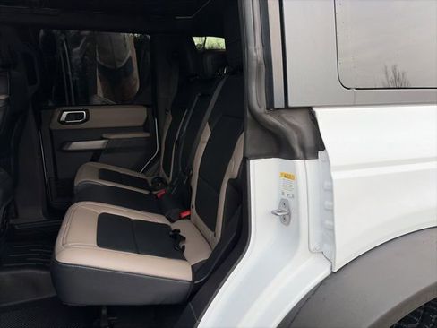 Used 2023 Ford Bronco Wildtrak image 15