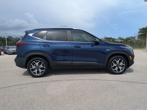 Certified 2022 Kia Seltos EX AWD/4WD image 3