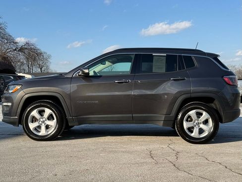 Used 2019 Jeep Compass Latitude w/ Popular Equipment Group AWD/4WD image 2