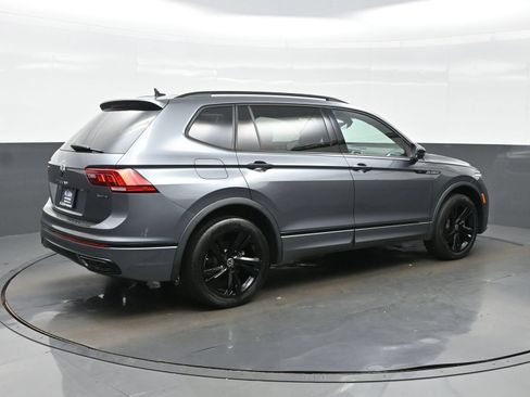 Used 2023 Volkswagen Tiguan SE R-Line AWD/4WD image 6