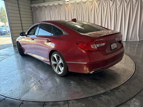 Used 2018 Honda Accord Touring image 7