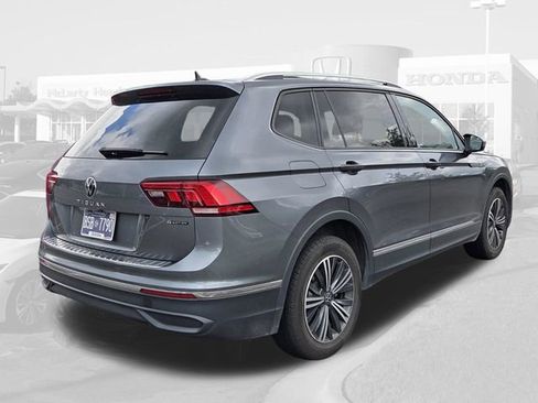Used 2024 Volkswagen Tiguan SE AWD/4WD image 4
