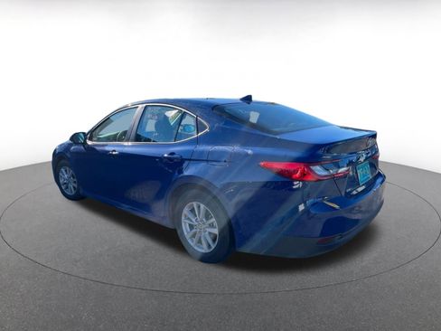 Used 2025 Toyota Camry LE image 5