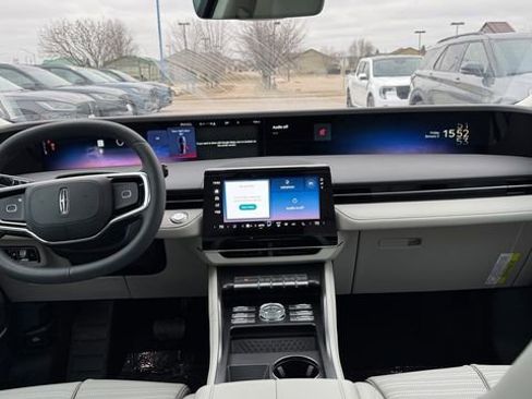 Used 2026 Lincoln Nautilus Reserve image 19