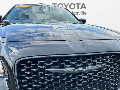 Used 2023 Chrysler 300 Touring w/ Sport Appearance Package RWD image 16