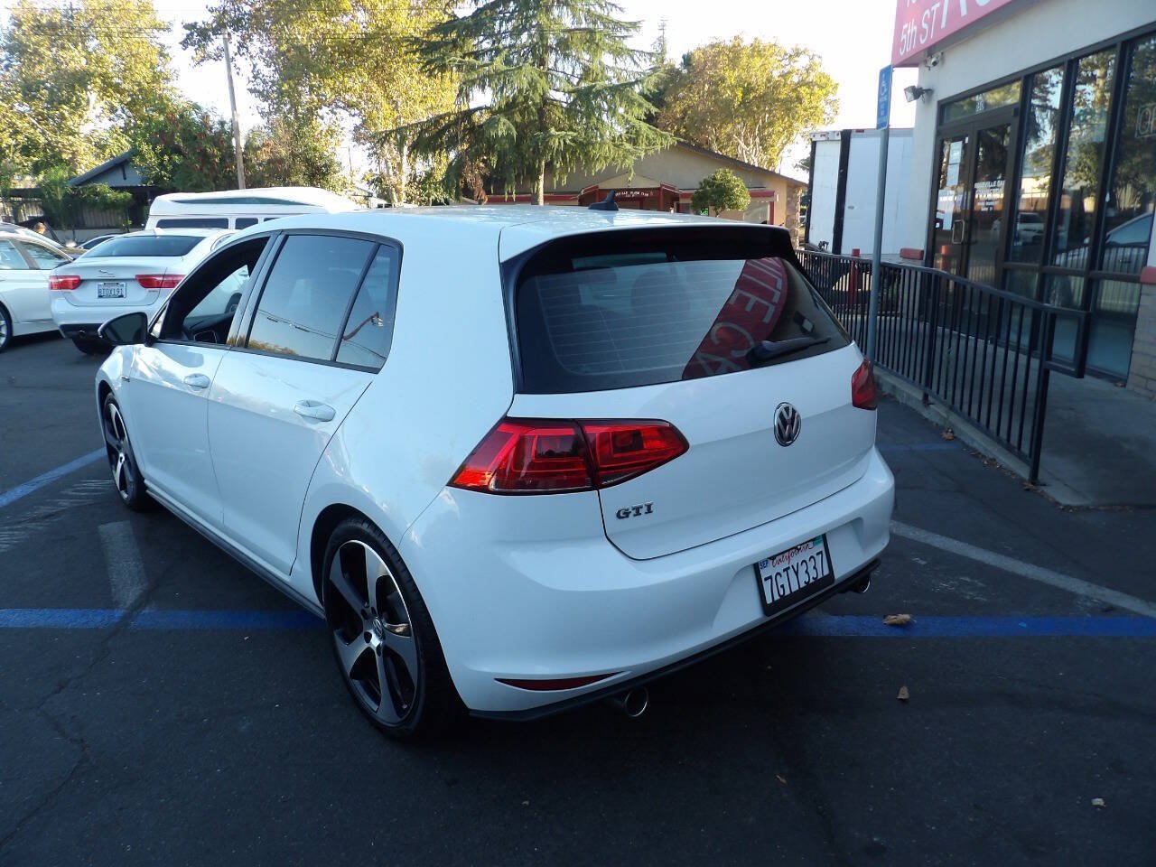 Used 2015 Volkswagen GTI S FWD image 4