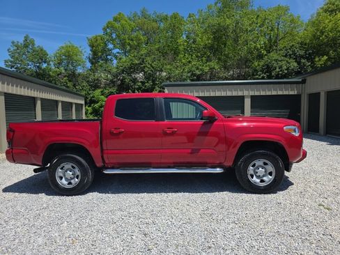 Certified 2019 Toyota Tacoma SR w/ SR Convenience Package AWD/4WD image 7