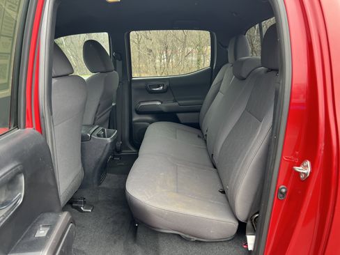 Used 2019 Toyota Tacoma TRD Off-Road image 27