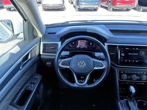 Used 2022 Volkswagen Atlas SEL Premium image 25