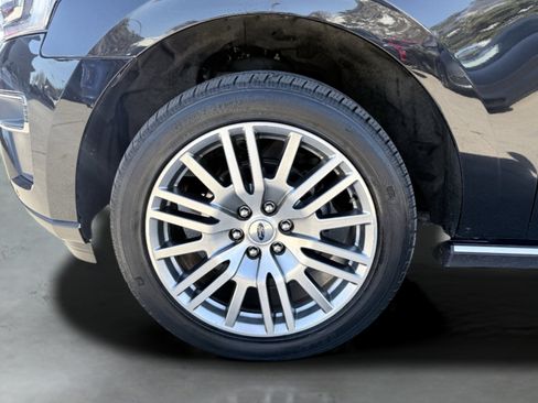 Used 2024 Ford Expedition Max Limited image 12