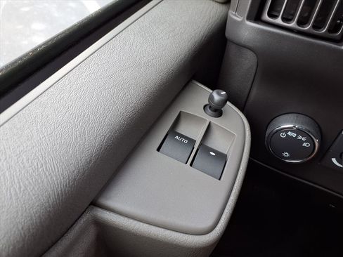 Used 2024 Chevrolet Express 3500 LS w/ Chrome Appearance Package image 17