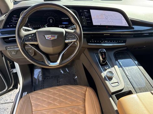 Used 2021 Cadillac Escalade Premium Luxury image 20