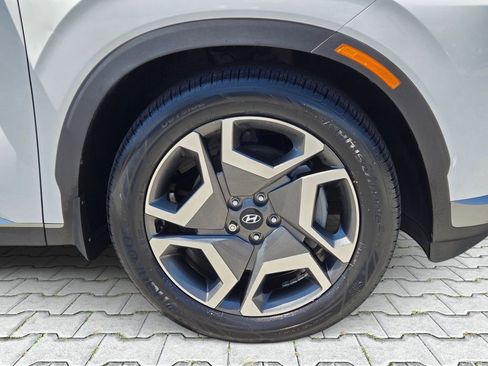 Used 2024 Hyundai Palisade SEL w/ Premium Package FWD image 3