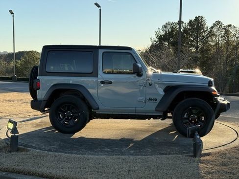 Used 2023 Jeep Wrangler Sport image 8
