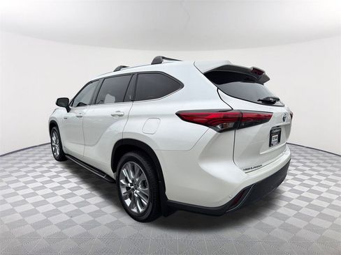 Used 2021 Toyota Highlander Limited image 7
