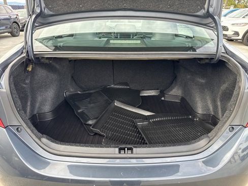 Used 2018 Toyota Corolla L image 26