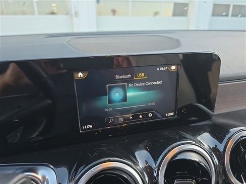 Used 2020 Mercedes-Benz GLB 250 4MATIC image 11