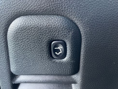 Used 2020 Jeep Grand Cherokee Overland image 38