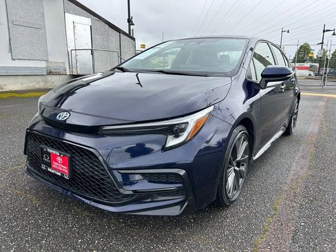 Used 2024 Toyota Corolla SE w/ SE Package FWD image 1