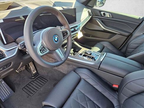 New 2026 BMW X5 xDrive50e w/ M Sport Package image 3