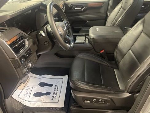 Used 2025 GMC Yukon Denali image 16