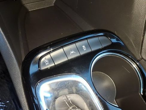 Used 2023 Buick Encore GX Select w/ Sport Touring Package FWD image 31