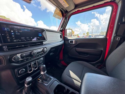 Certified 2024 Jeep Wrangler Unlimited Sport AWD/4WD image 26