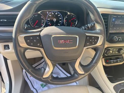 Used 2022 GMC Acadia Denali w/ Denali Ultimate Package FWD image 16