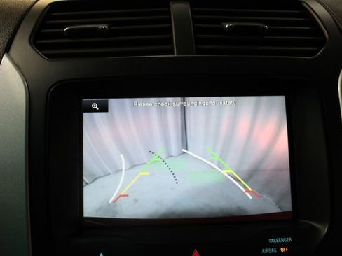 Used 2014 Ford Explorer XLT w/ Equipment Group 202A FWD image 4