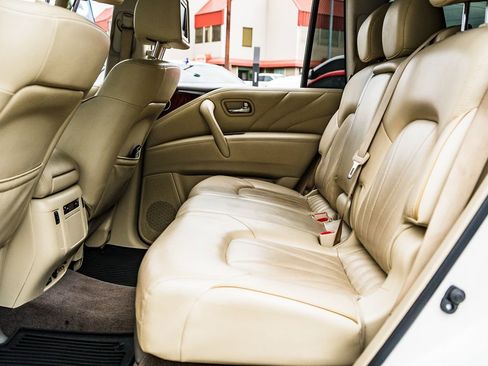 Used 2017 INFINITI QX80 4WD w/ Deluxe Technology Package image 33
