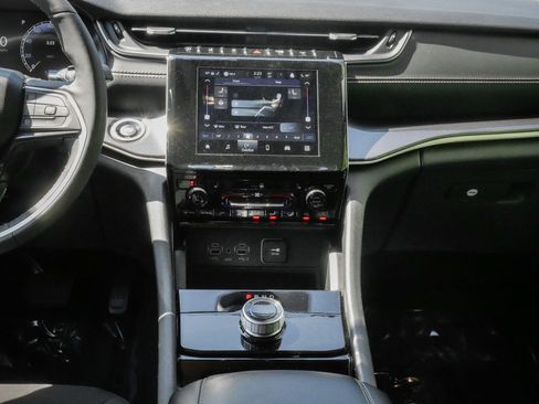 Used 2023 Jeep Grand Cherokee L Laredo w/ Luxury Tech Group I AWD/4WD image 28