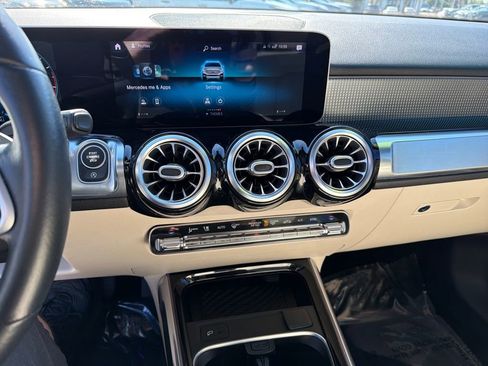 Used 2020 Mercedes-Benz GLB 250 GLB 250 image 23