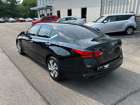 Used 2024 Nissan Altima 2.5 S FWD image 5