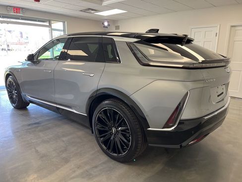 Certified 2024 Cadillac Lyriq Luxury image 3