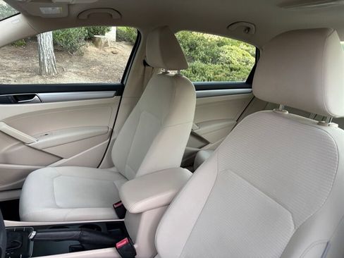 Used 2017 Volkswagen Passat 1.8T S image 11