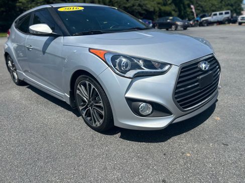 Used 2016 Hyundai Veloster Turbo FWD image 5