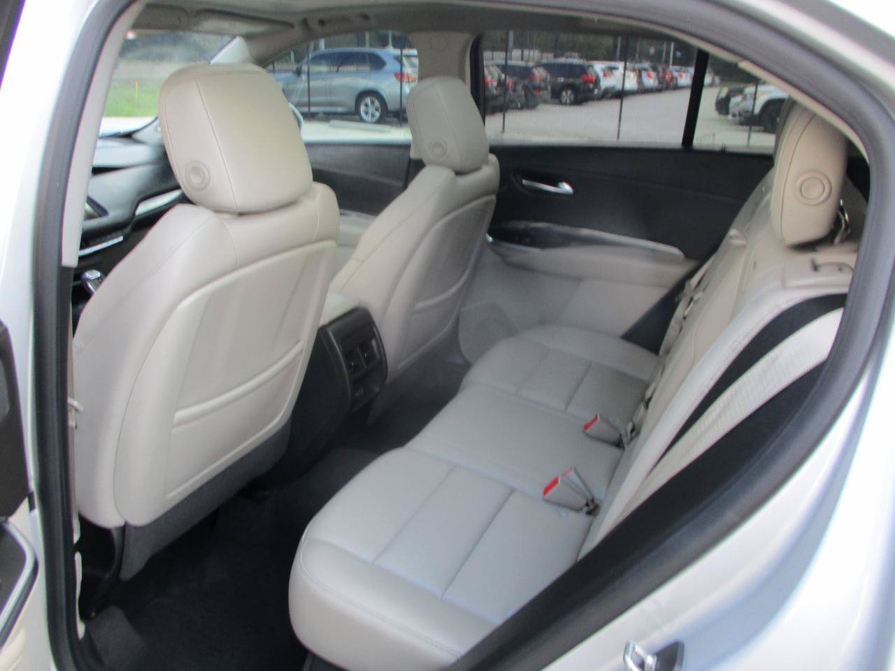 Used 2019 Cadillac XT4 Luxury FWD image 15