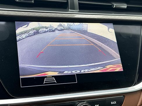 Used 2021 Buick Encore GX Essence w/ Experience Buick Package image 19