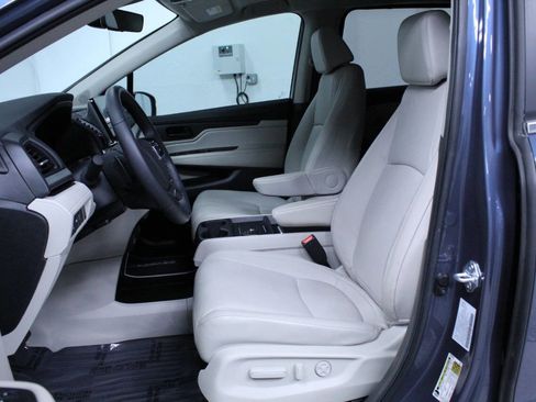 Used 2025 Honda Odyssey EX-L image 16